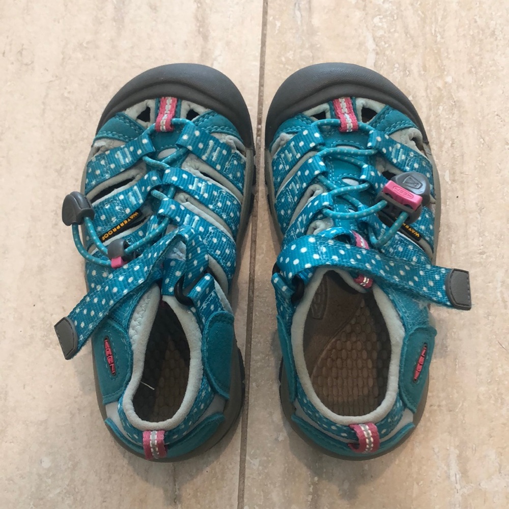 Keen size child 11